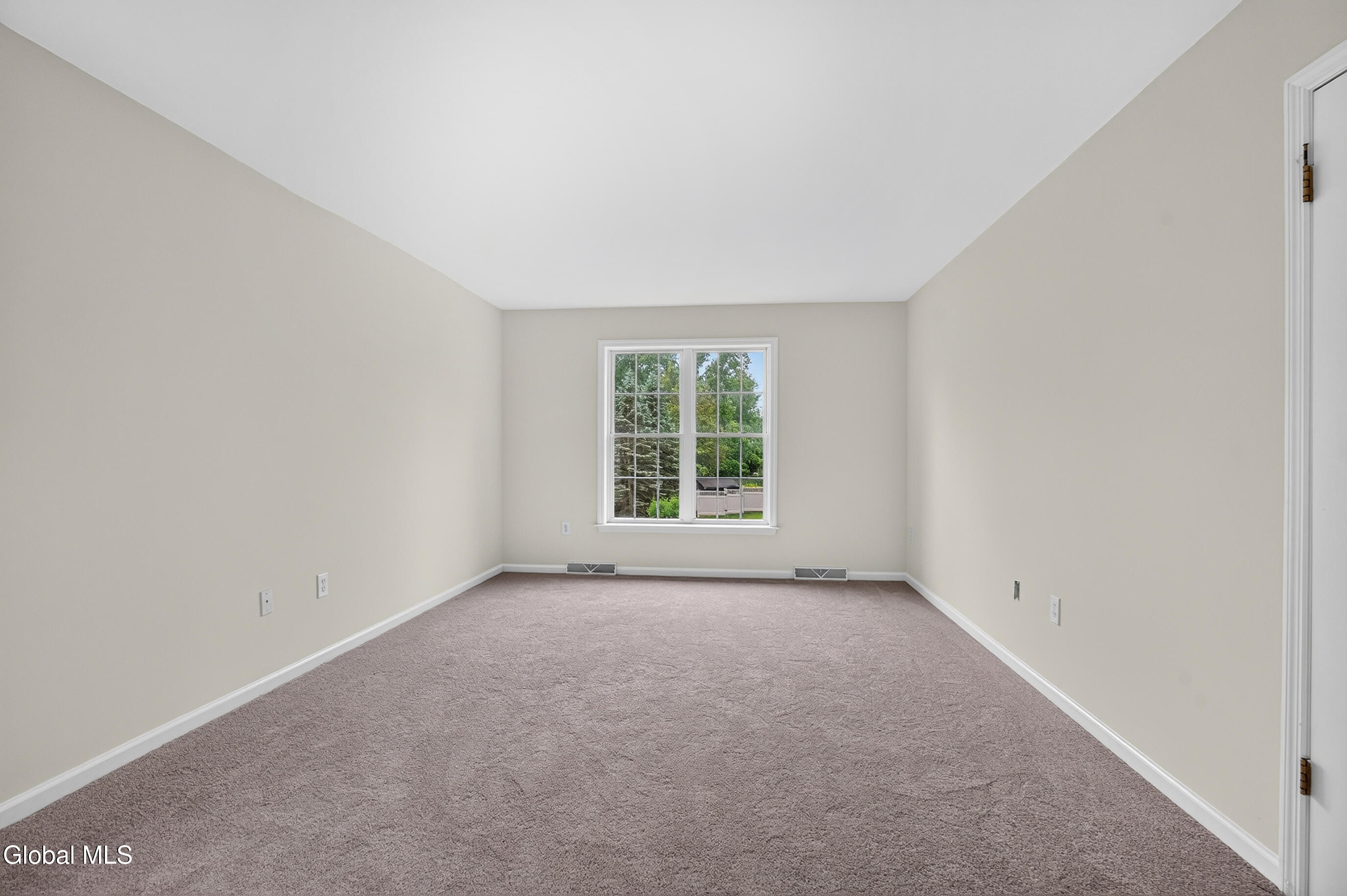 10 Reynolds Court Delmar NY 12054