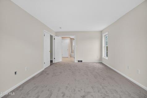 10 Reynolds Court Delmar NY 12054