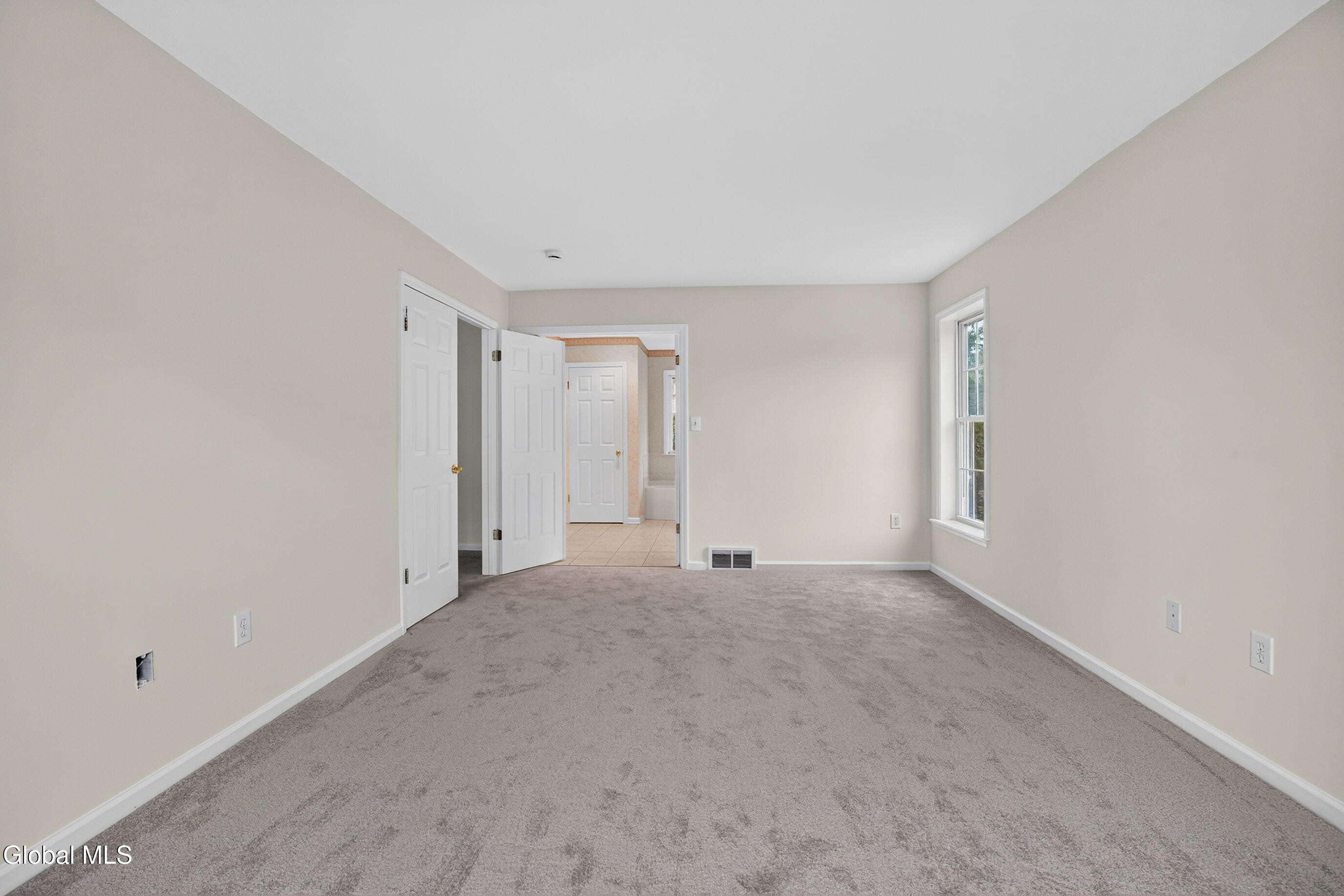 10 Reynolds Court Delmar NY 12054