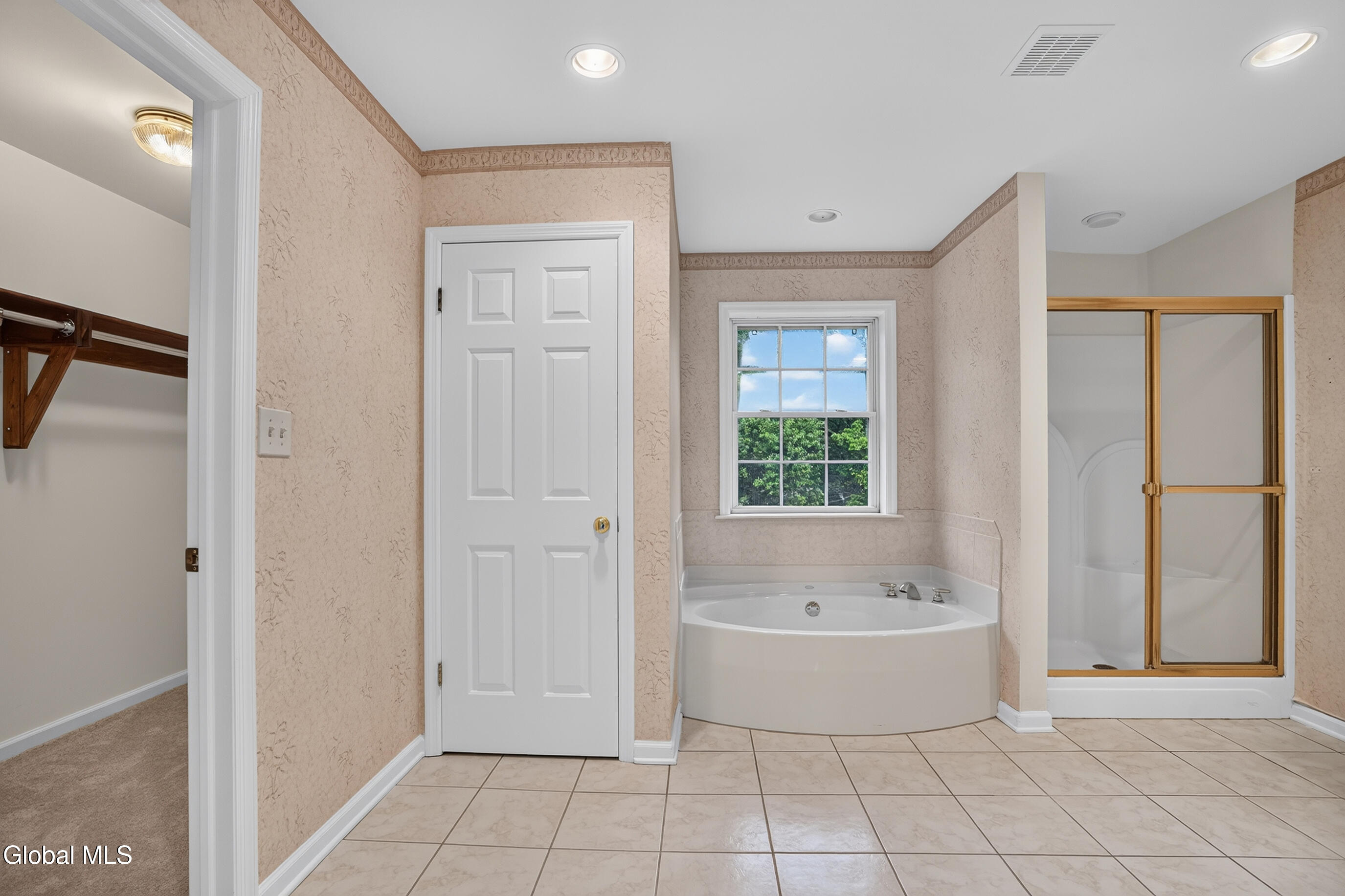10 Reynolds Court Delmar NY 12054