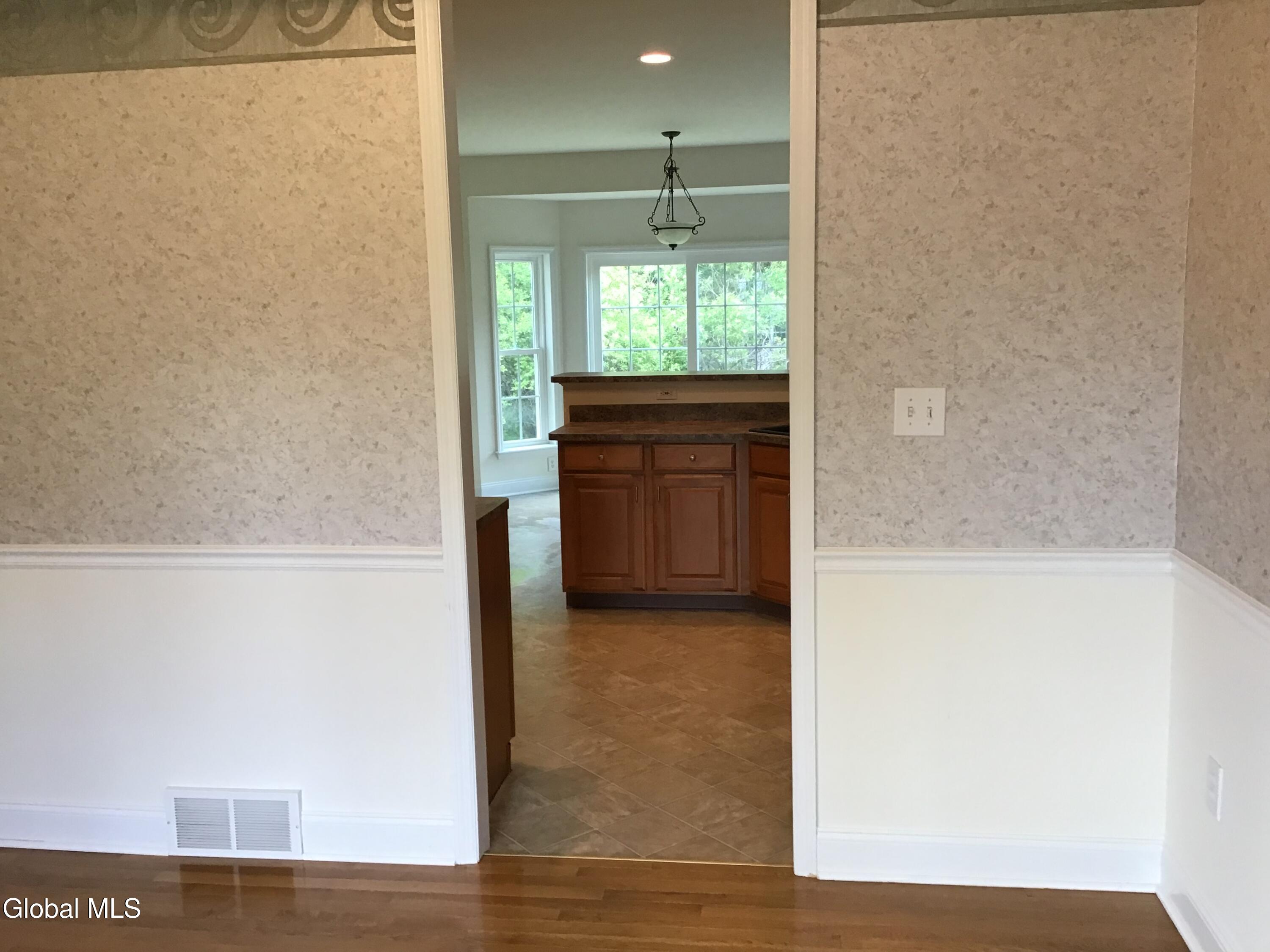 10 Reynolds Court Delmar NY 12054