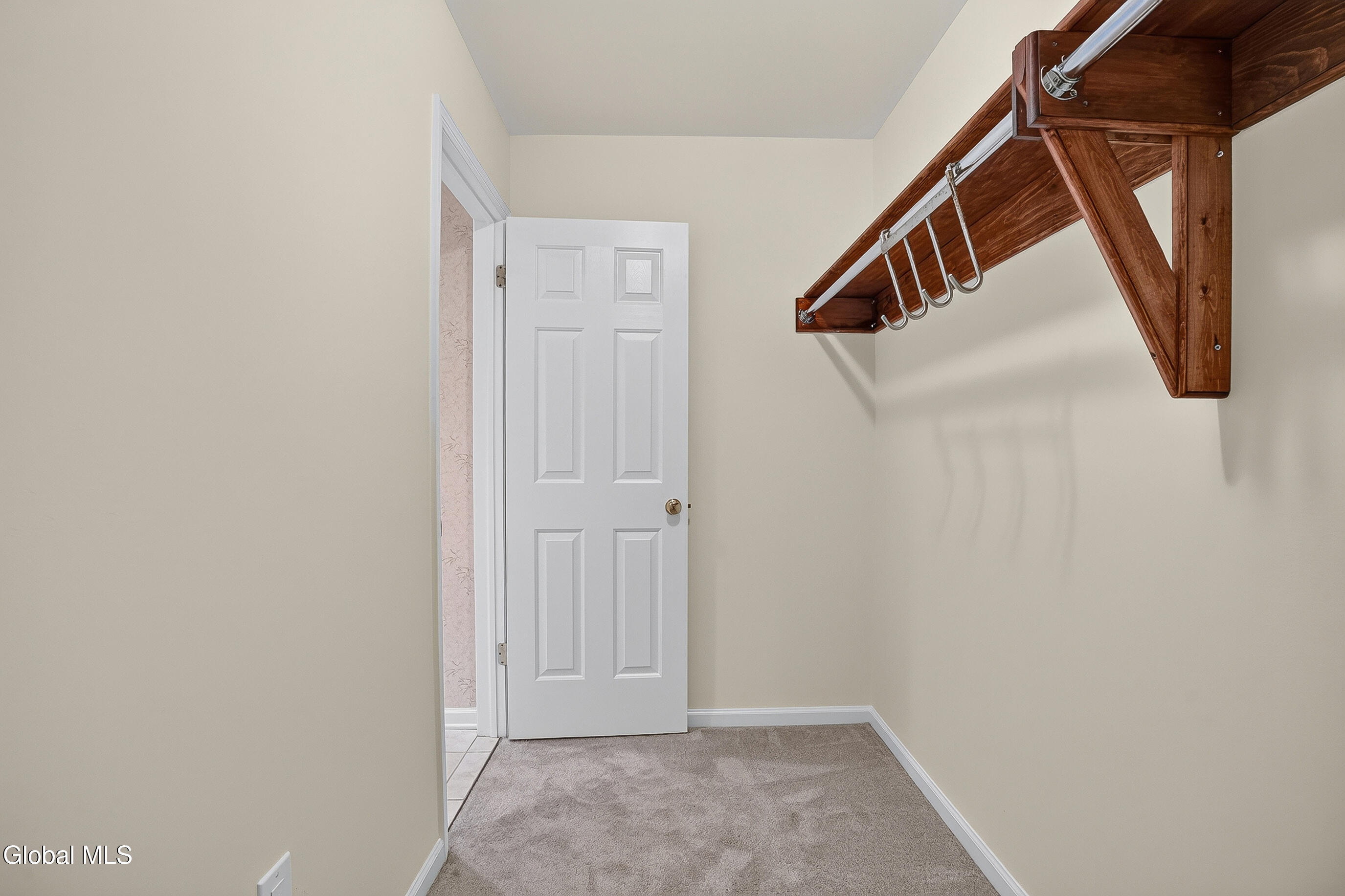 10 Reynolds Court Delmar NY 12054