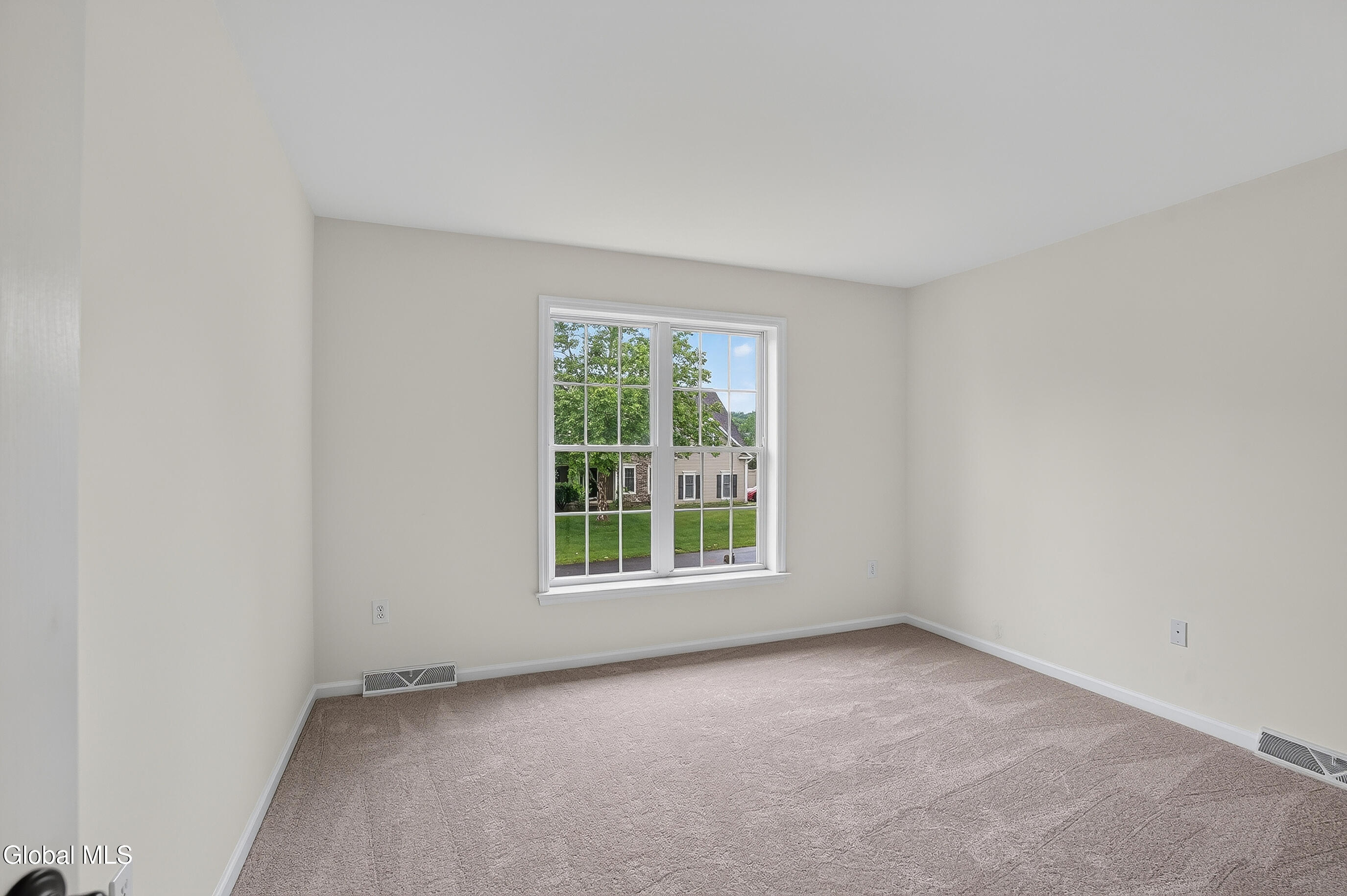 10 Reynolds Court Delmar NY 12054