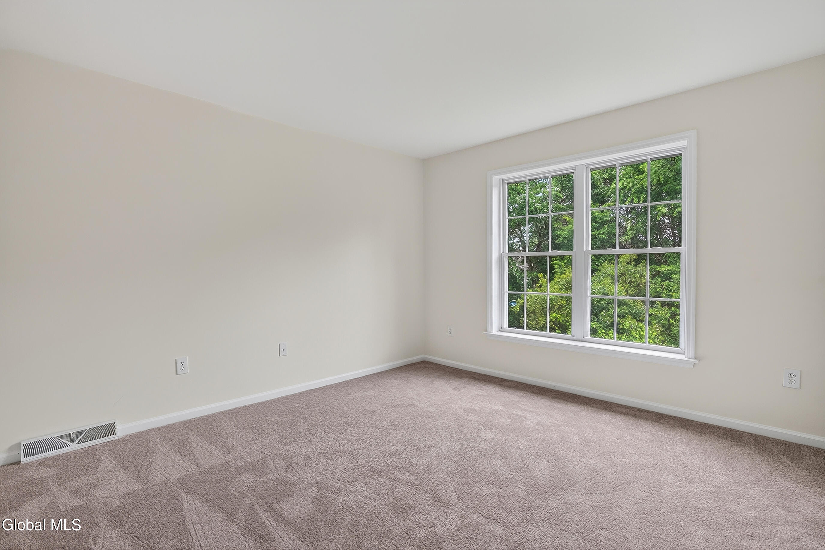10 Reynolds Court Delmar NY 12054