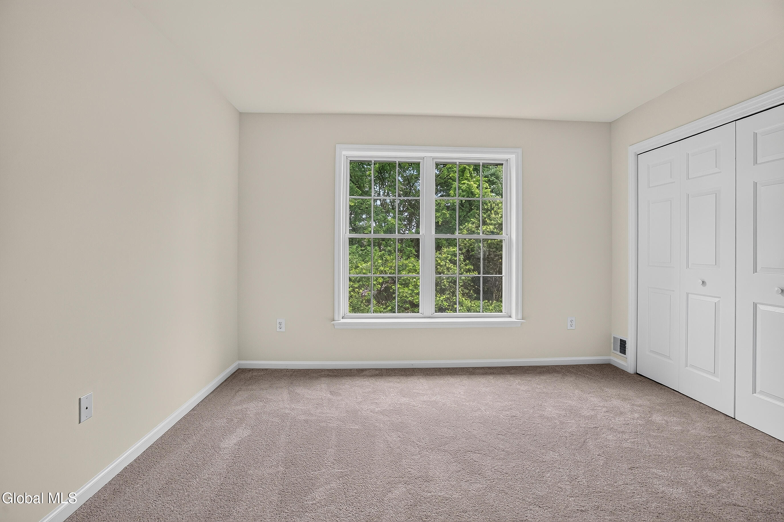 10 Reynolds Court Delmar NY 12054