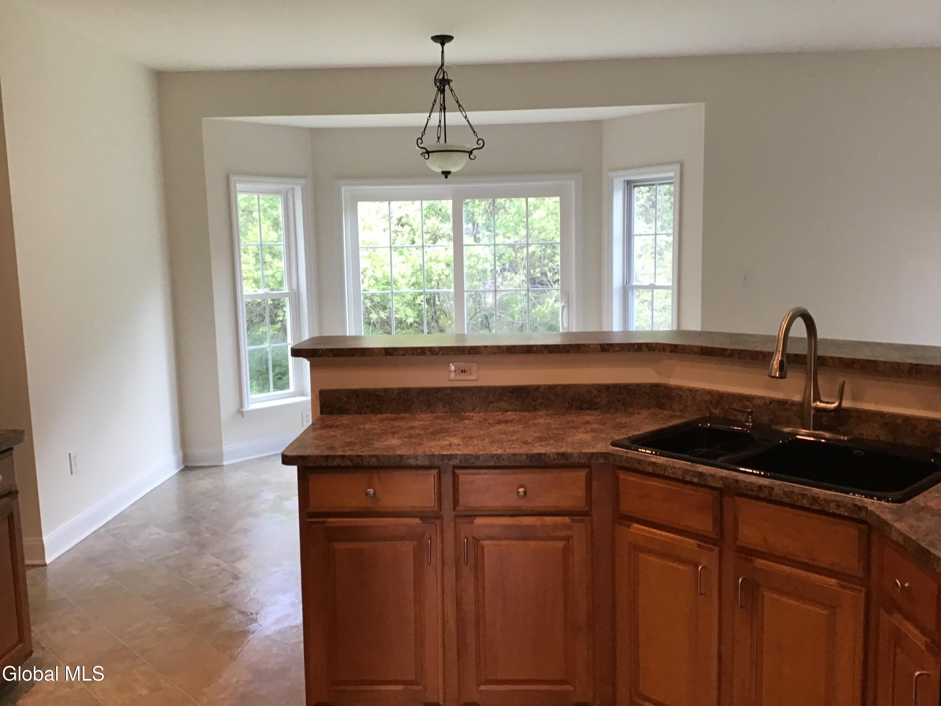 10 Reynolds Court Delmar NY 12054
