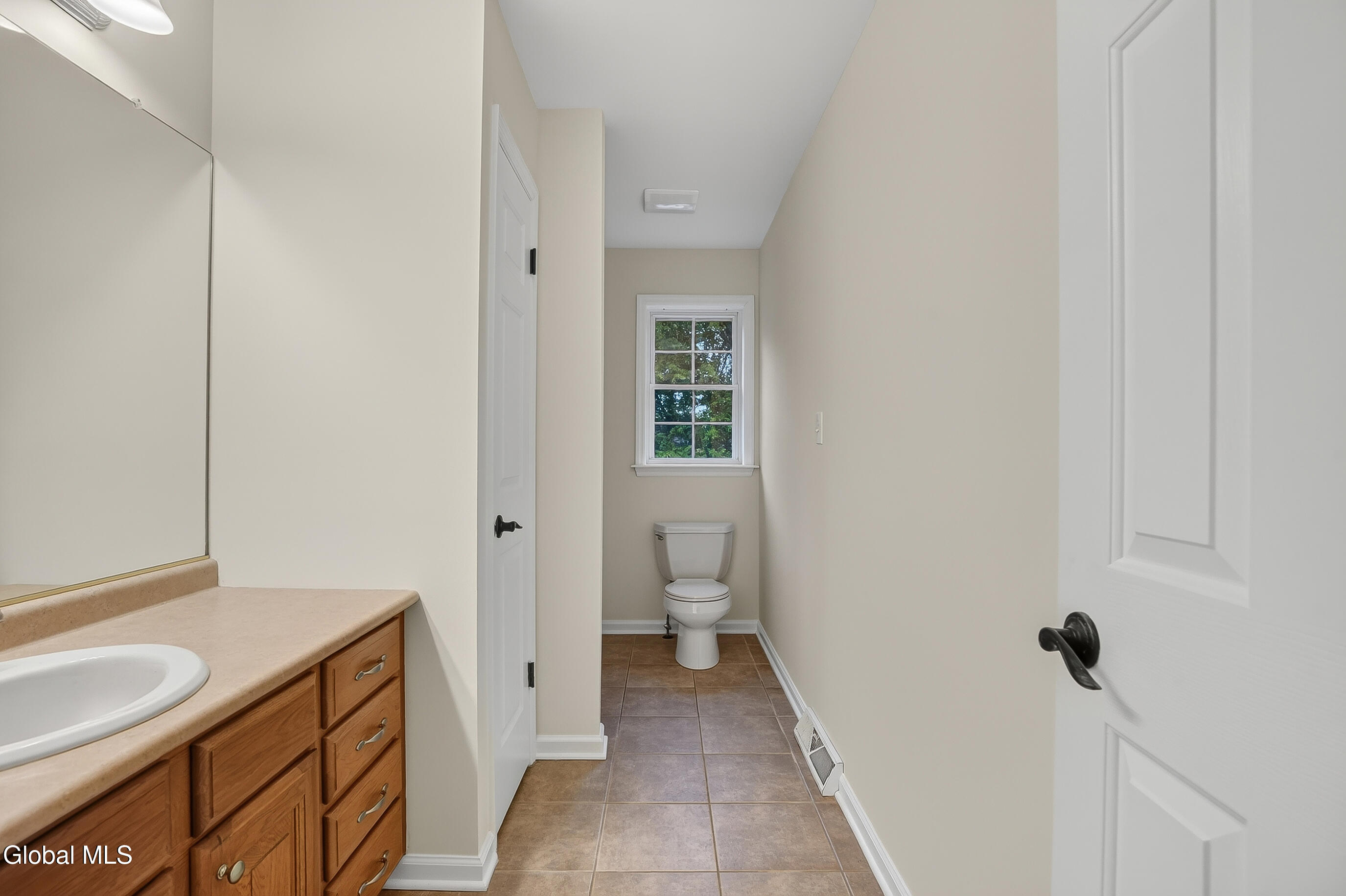 10 Reynolds Court Delmar NY 12054