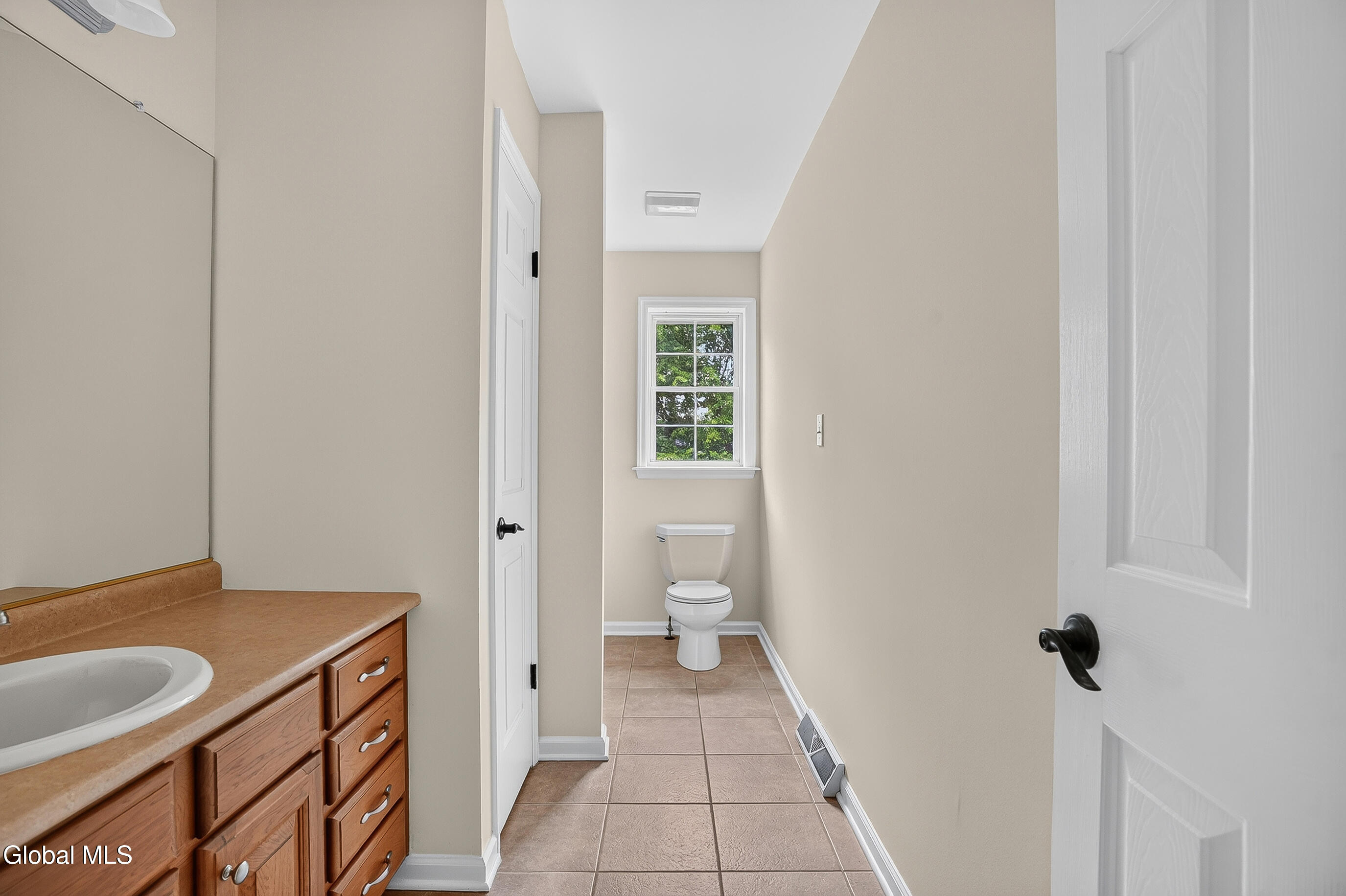 10 Reynolds Court Delmar NY 12054