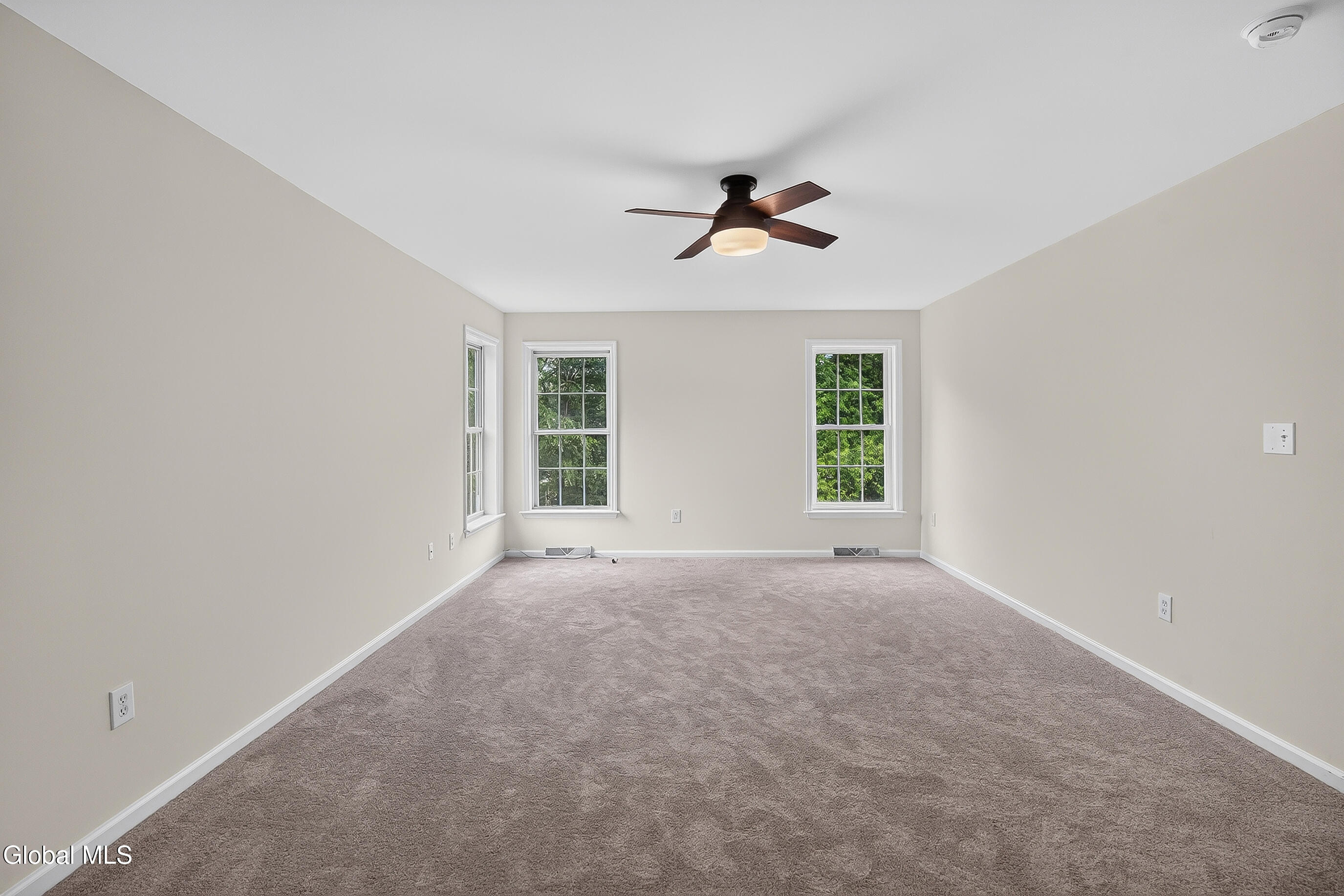 10 Reynolds Court Delmar NY 12054