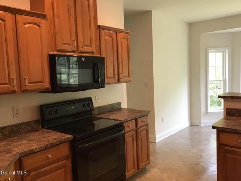 10 Reynolds Court Delmar NY 12054