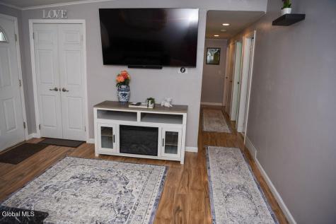 3 Uncas Drive Glenville NY 12302