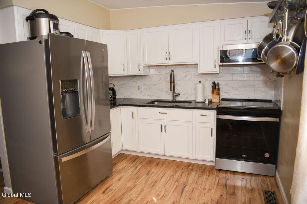 3 Uncas Drive Glenville NY 12302