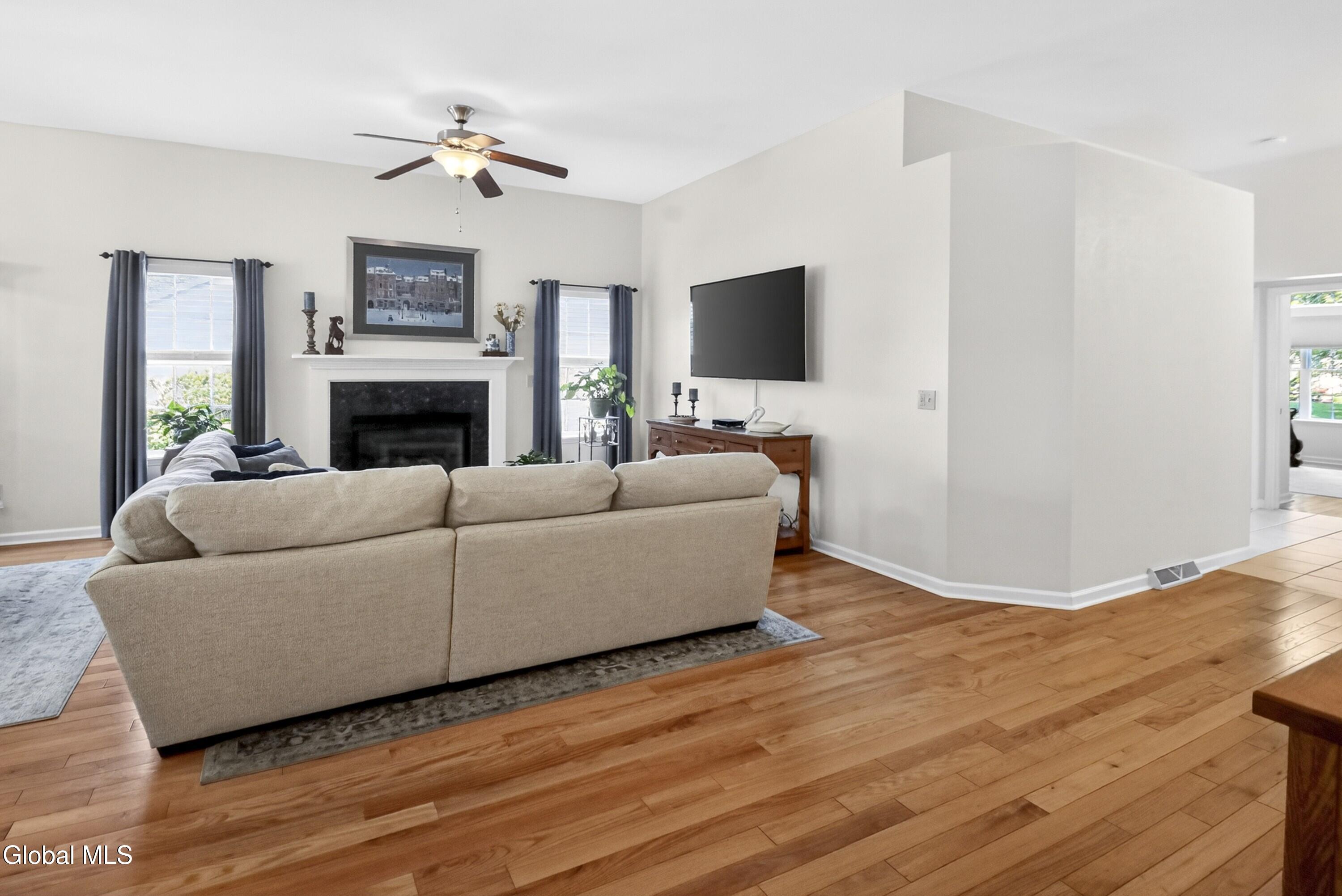 6 Danbury Court Clifton Park NY 12065