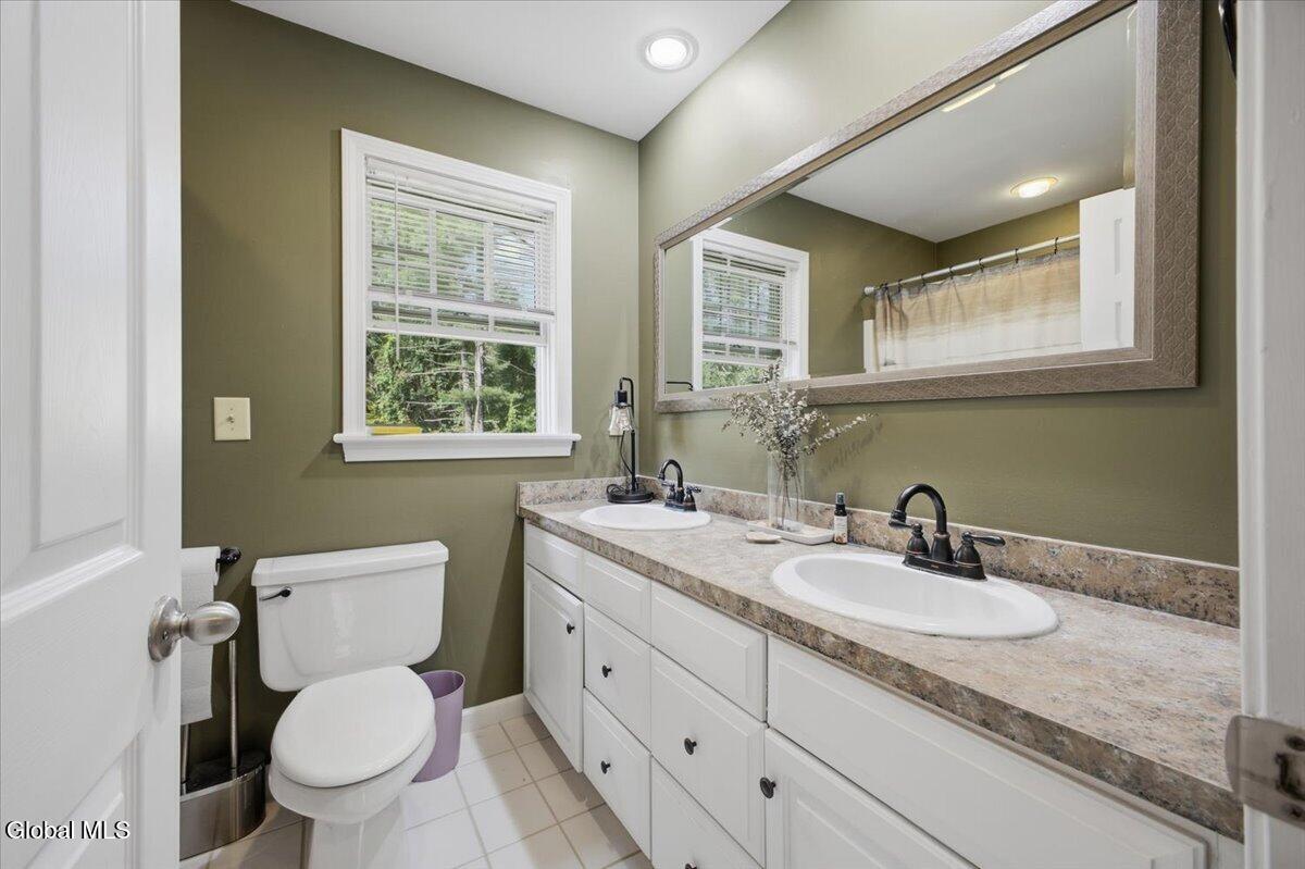 39 Algonquin Drive Queensbury NY 12804