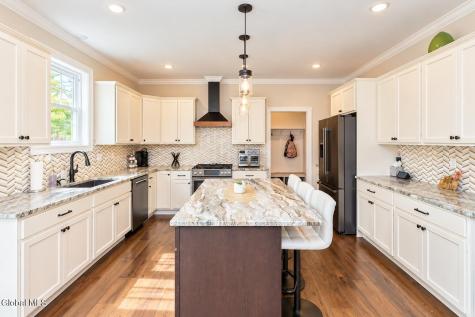 35 Chloes Way Saratoga Springs NY 12866
