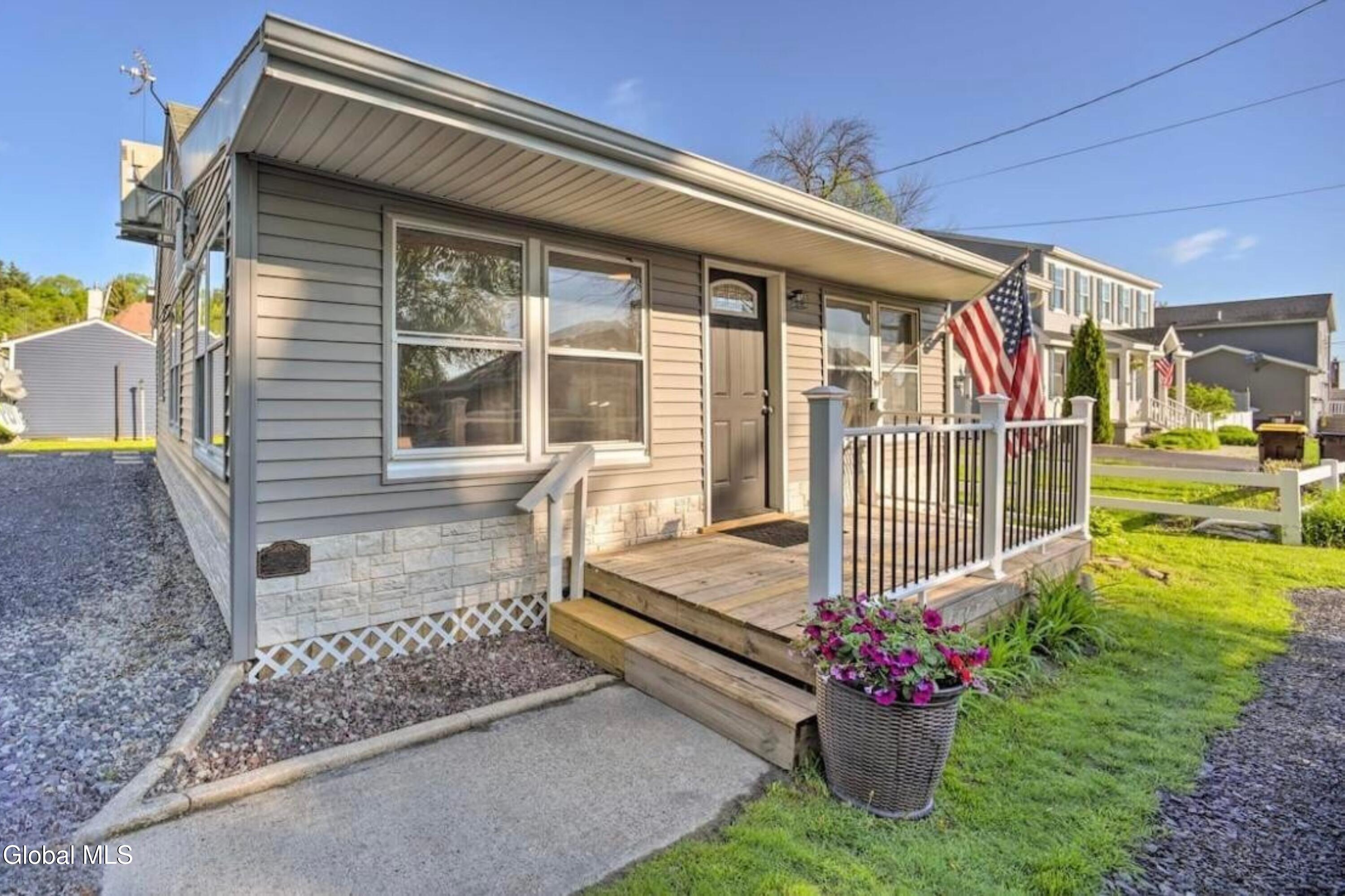 107 4th Street Saratoga Springs NY 12866
