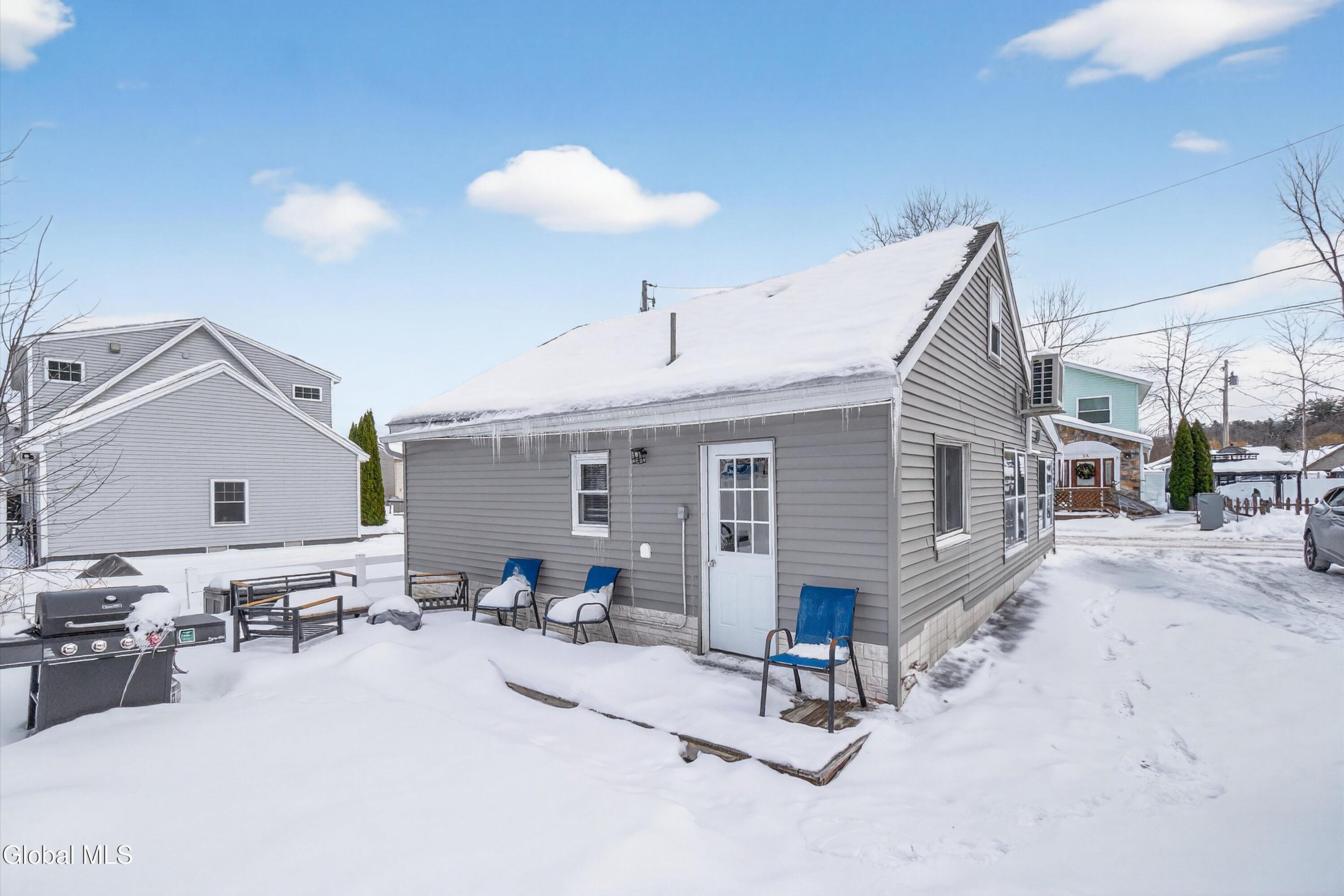 107 4th Street Saratoga Springs NY 12866