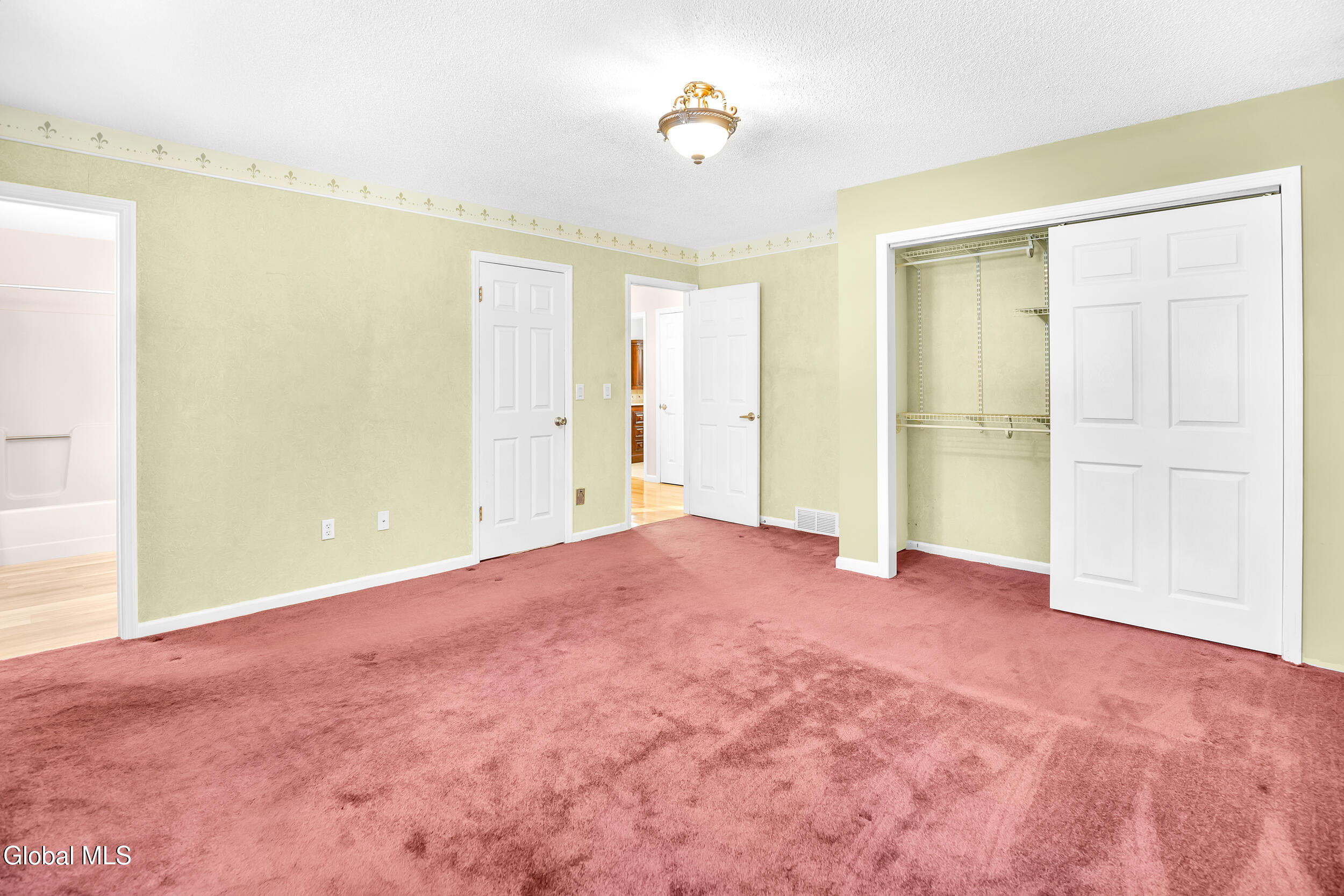 6 Bishops Court Queensbury NY 12804