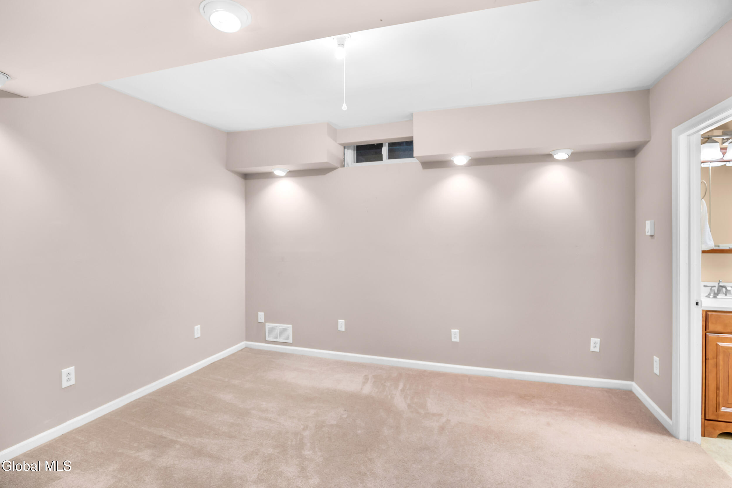 6 Bishops Court Queensbury NY 12804