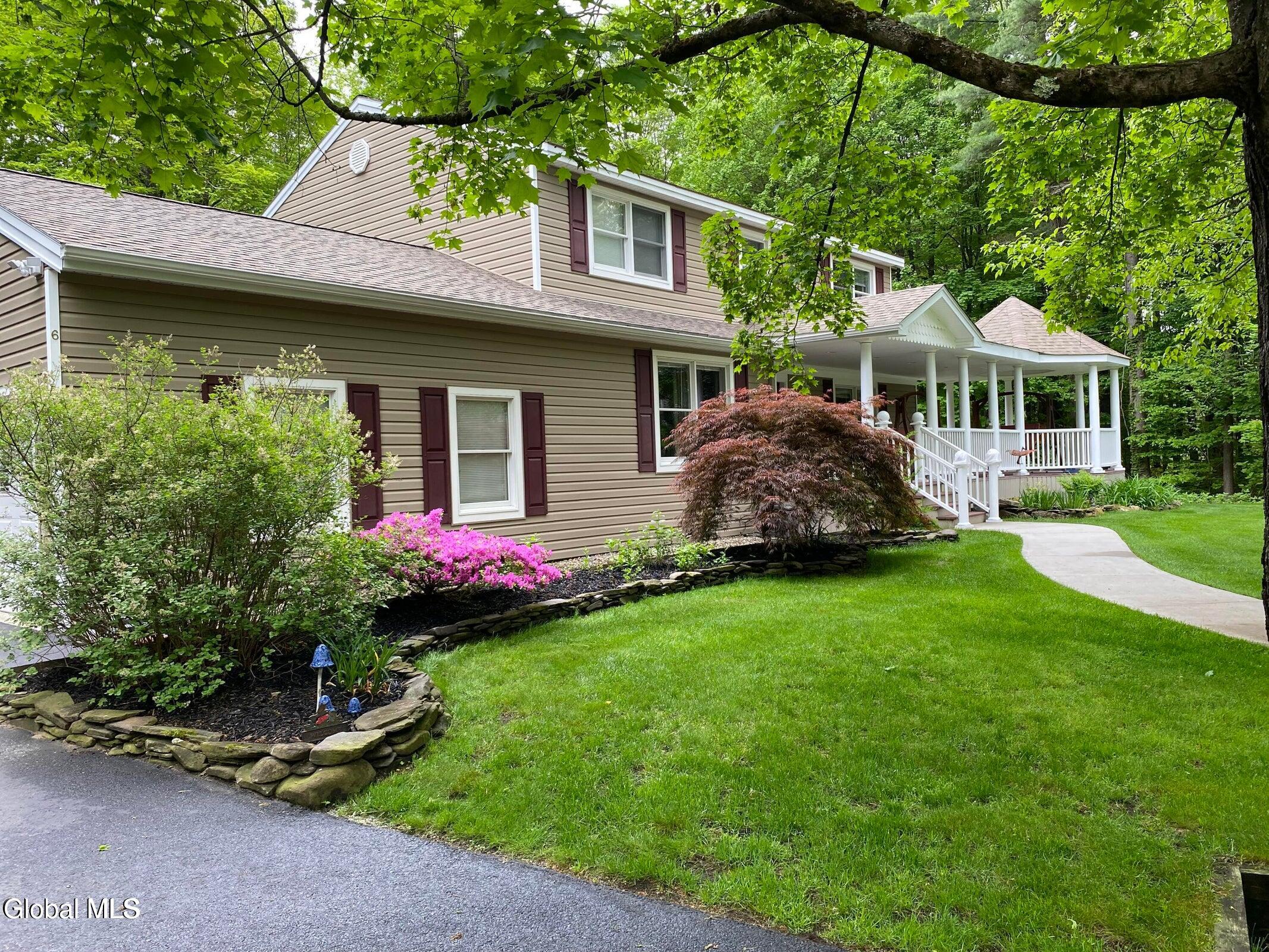 6 Bishops Court Queensbury NY 12804