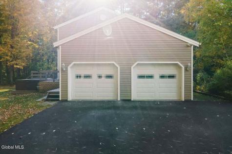 6 Bishops Court Queensbury NY 12804