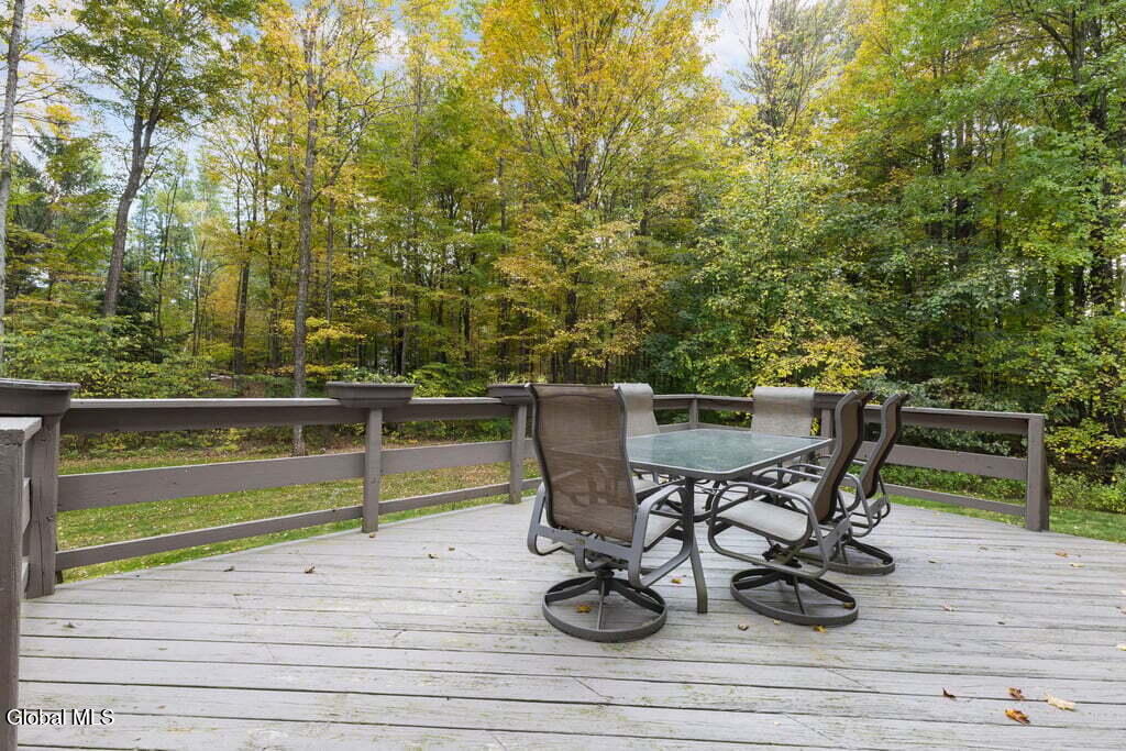 6 Bishops Court Queensbury NY 12804