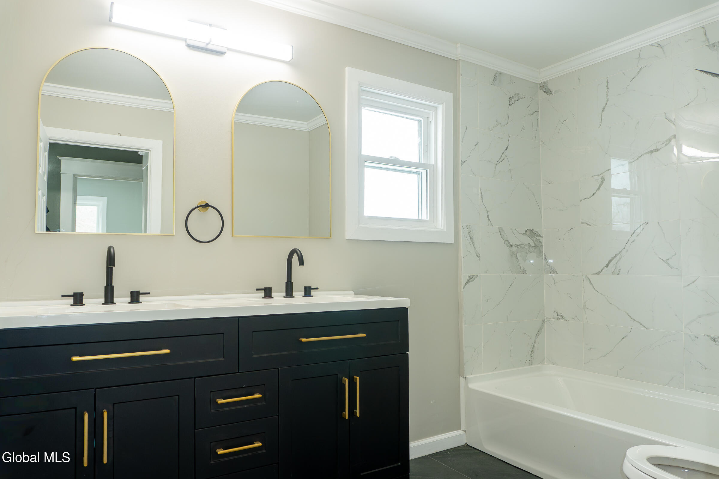 126 Manchester Road Schenectady NY 12304