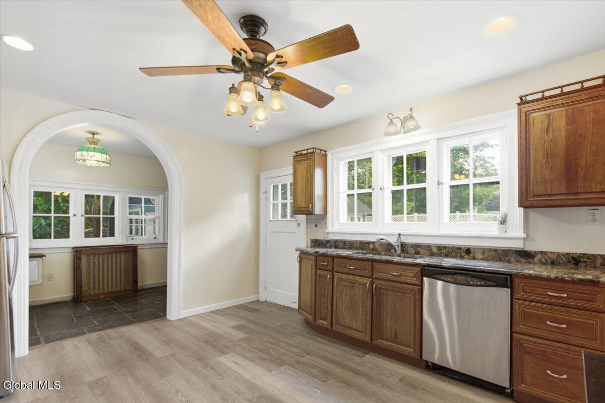 105 Brunswick Road Troy NY 12180