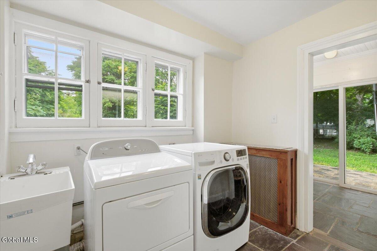 105 Brunswick Road Troy NY 12180
