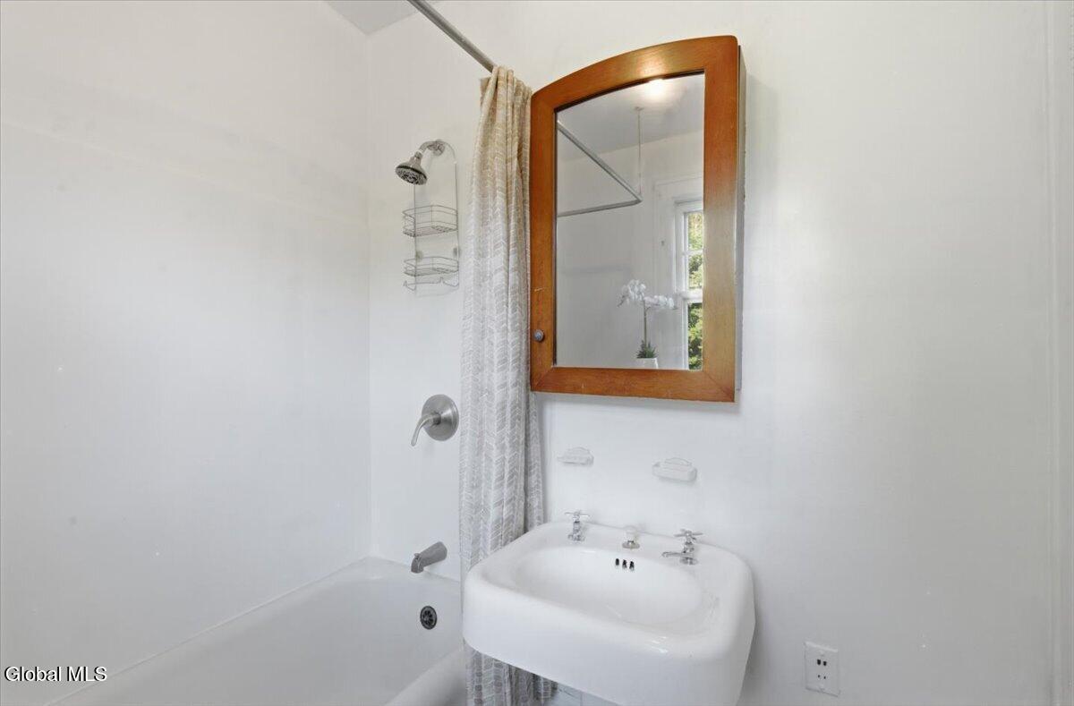 105 Brunswick Road Troy NY 12180
