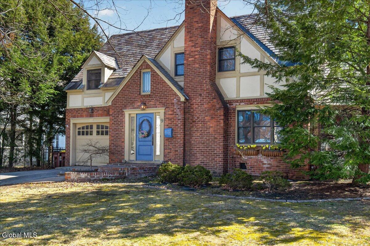9 Luzerne Place Queensbury NY 12804