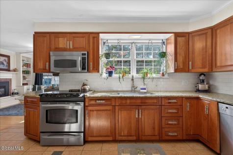 9 Luzerne Place Queensbury NY 12804