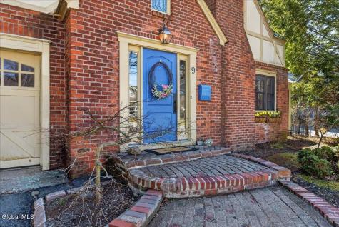 9 Luzerne Place Queensbury NY 12804