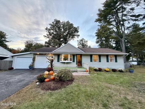 9 Hathorn Boulevard Saratoga Springs NY 12866