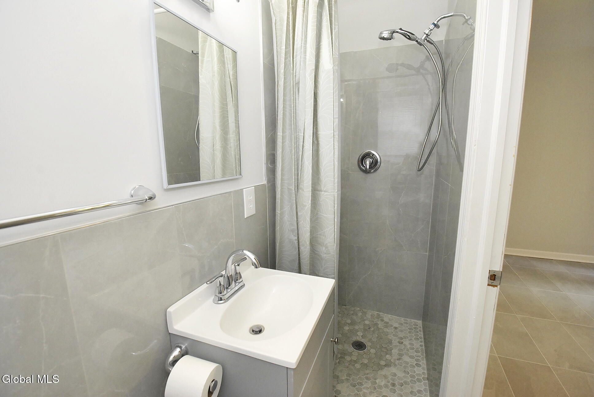 27 Donna Drive Albany NY 12205