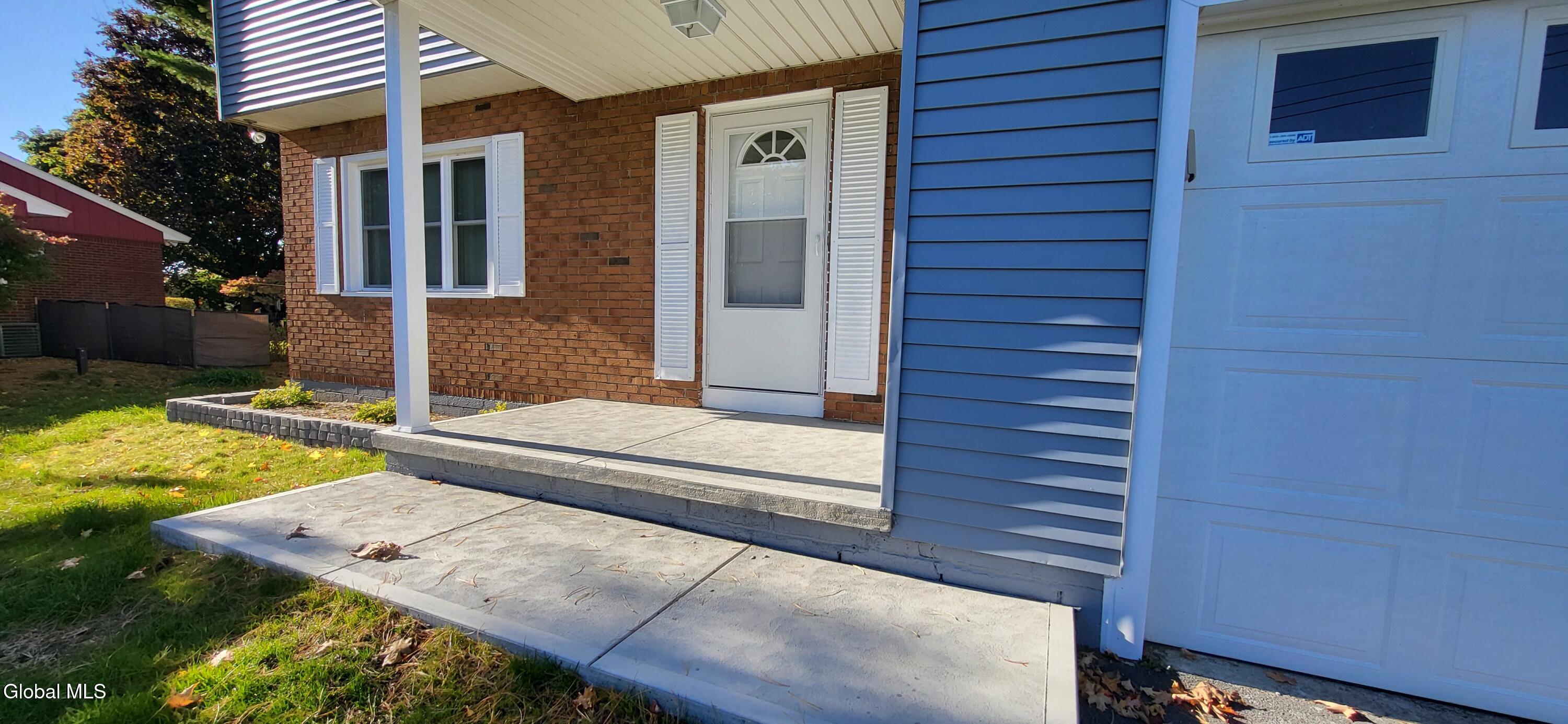 27 Donna Drive Albany NY 12205