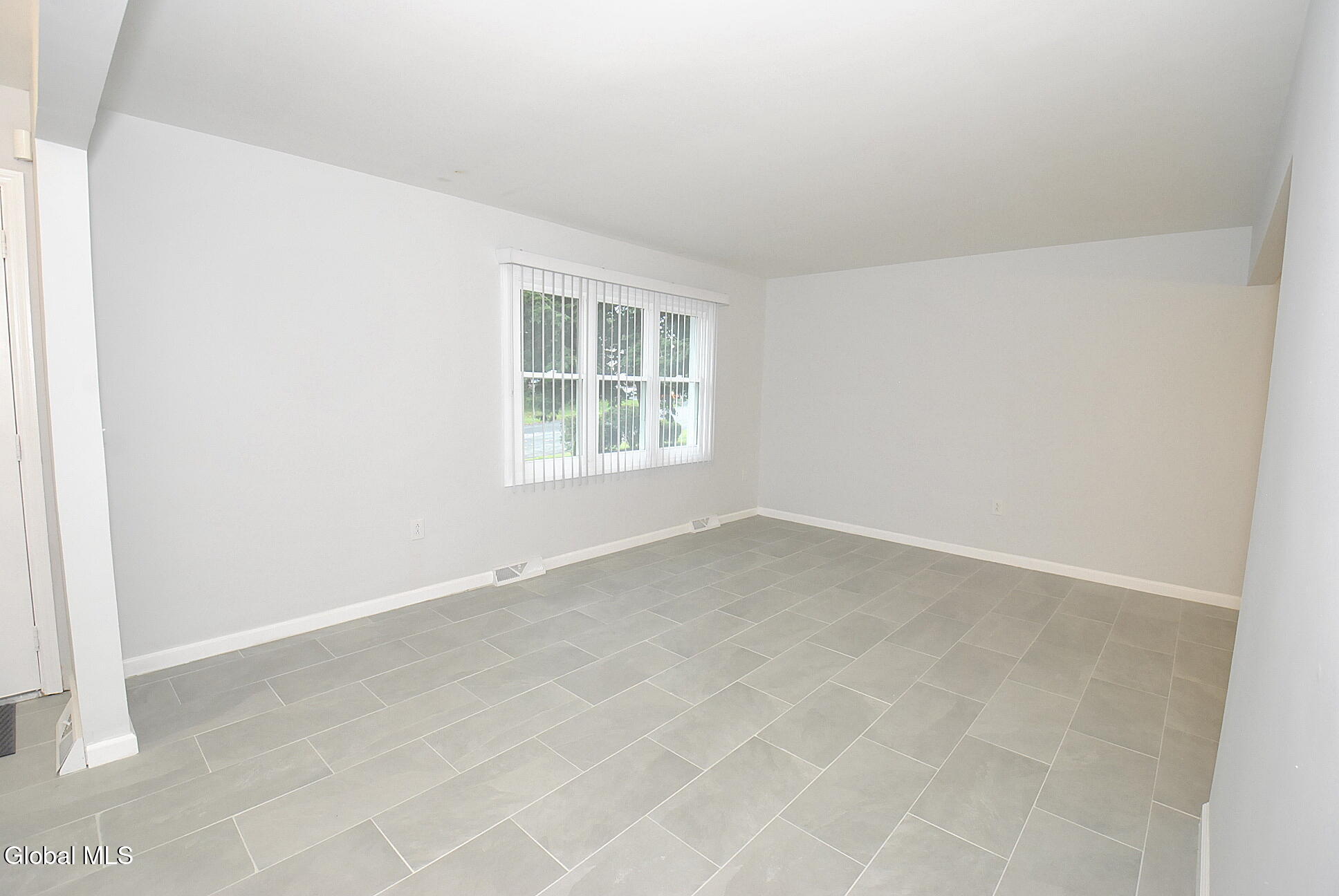 27 Donna Drive Albany NY 12205