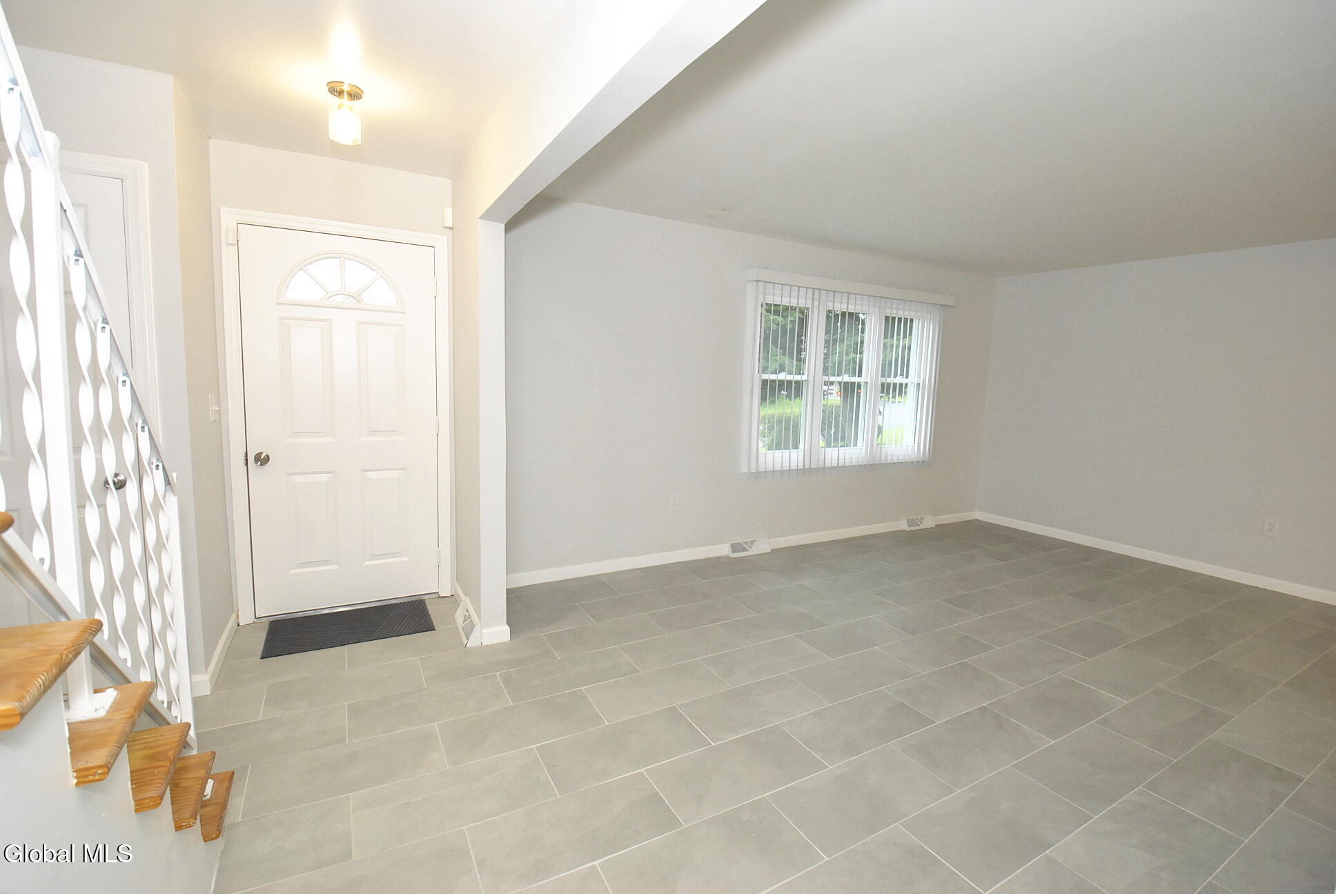 27 Donna Drive Albany NY 12205