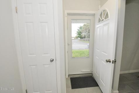 27 Donna Drive Albany NY 12205