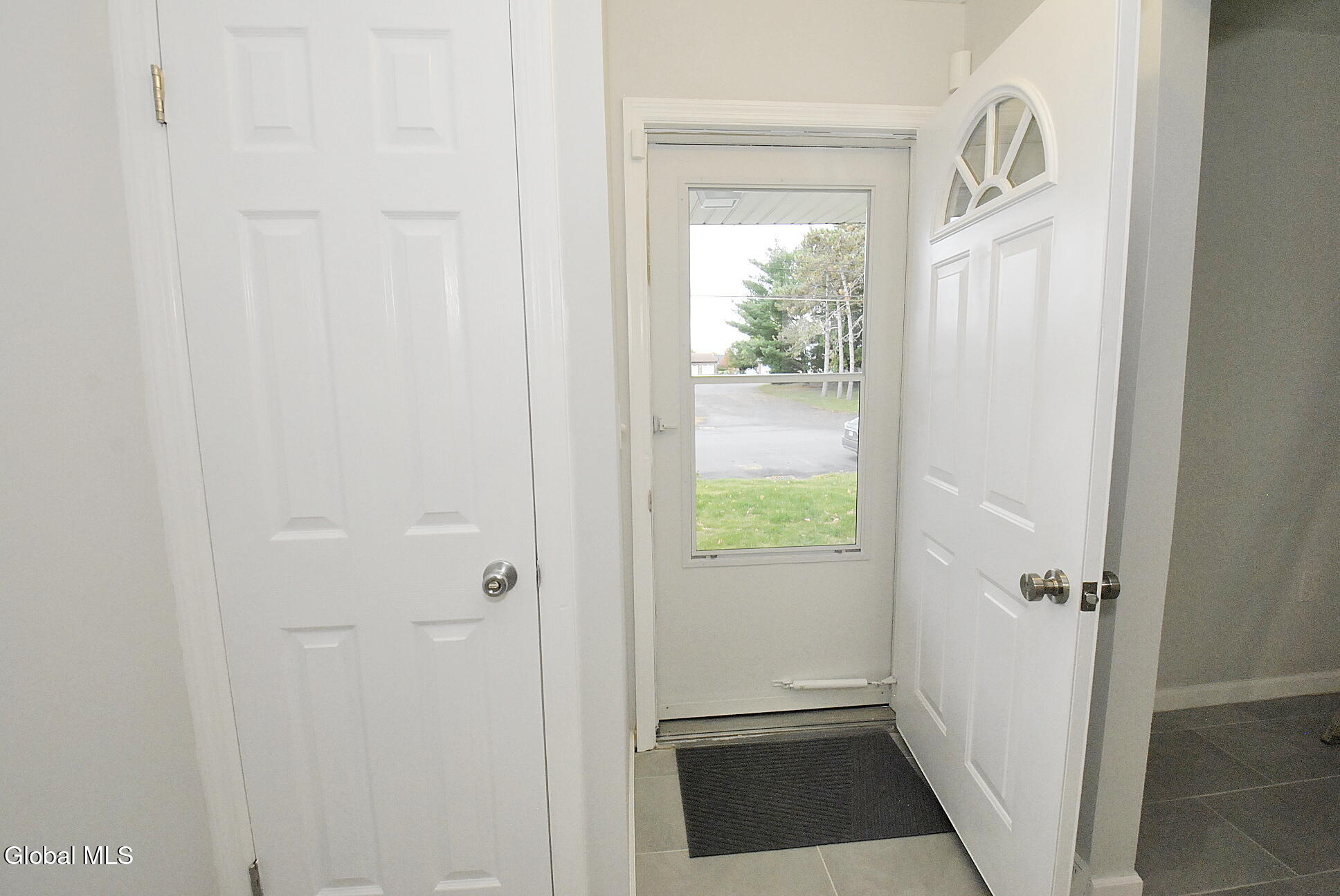 27 Donna Drive Albany NY 12205