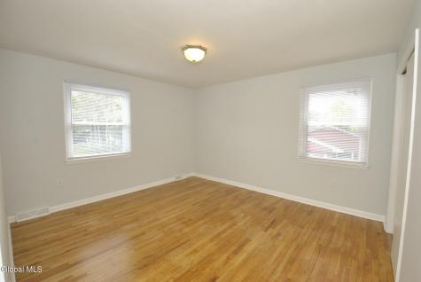 27 Donna Drive Albany NY 12205