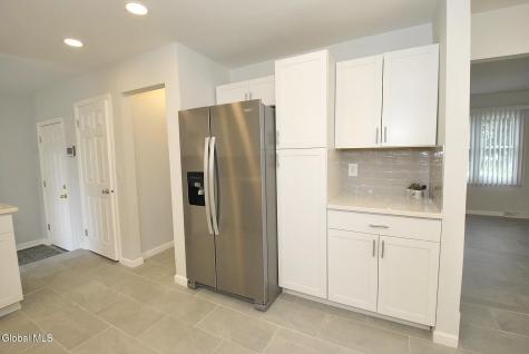 27 Donna Drive Albany NY 12205
