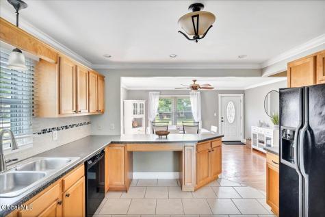 24 Bruen Court East Greenbush NY 12144