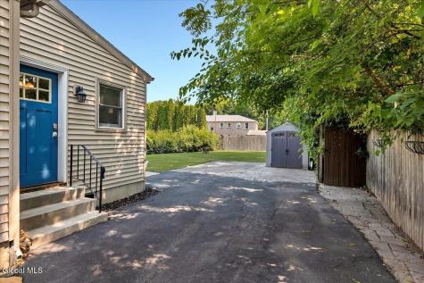 24 Bruen Court East Greenbush NY 12144