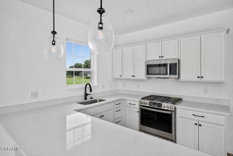 93 Whispering Pines Way Schenectady NY 12306