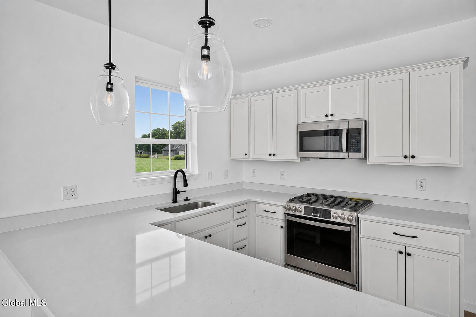 93 Whispering Pines Way Schenectady NY 12306