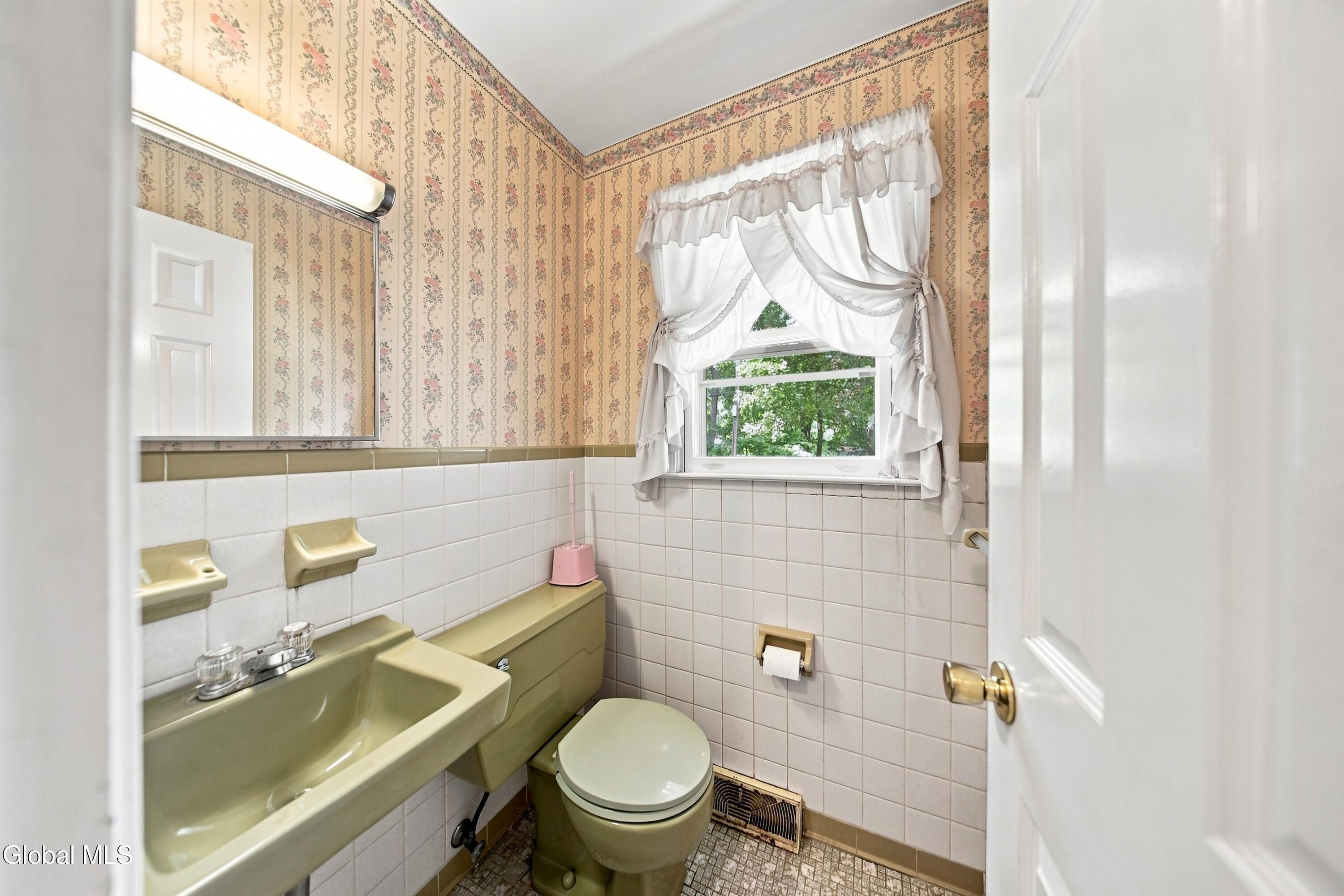 4 Laurel Drive Loudonville NY 12211