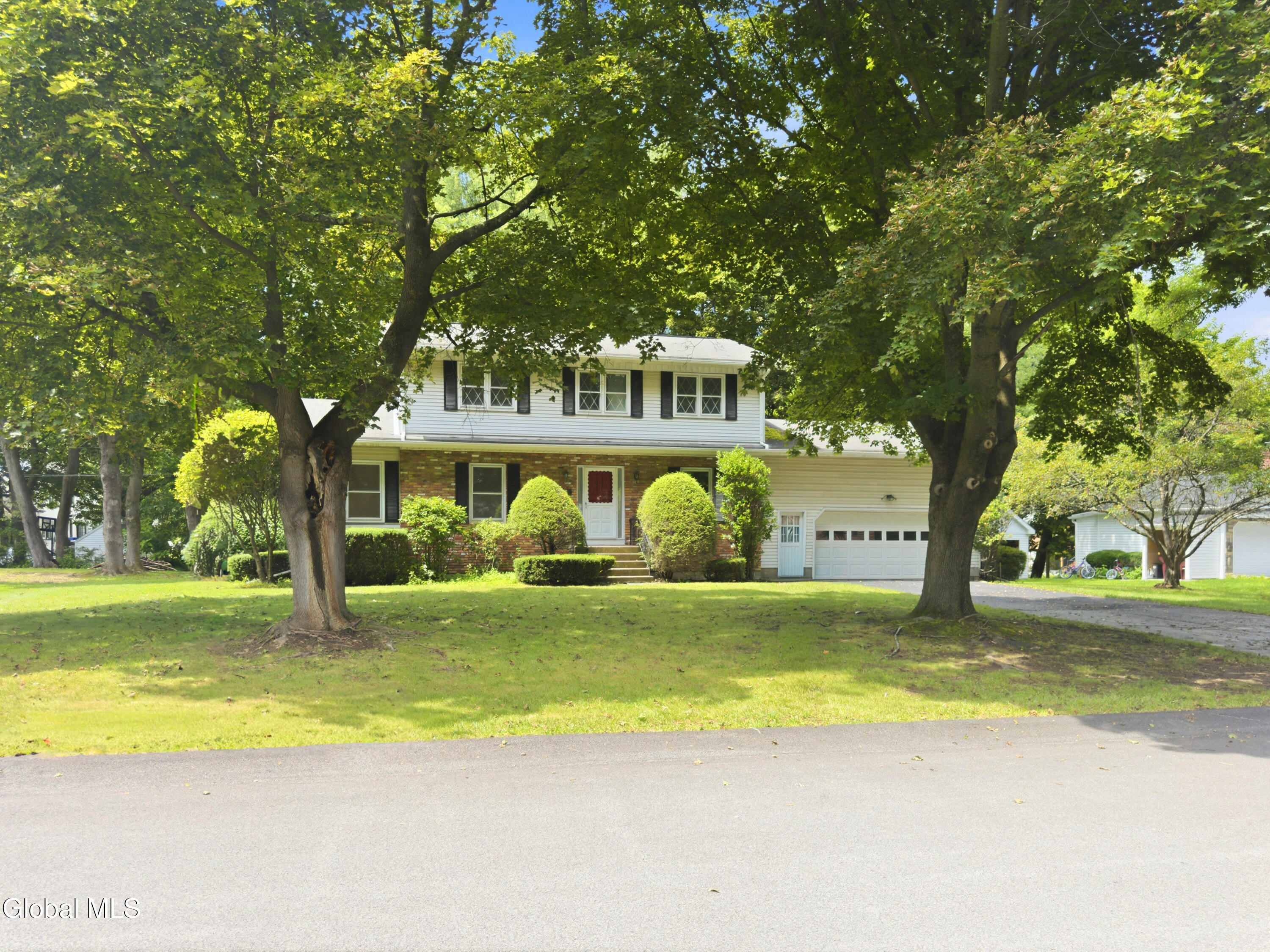 4 Laurel Drive Loudonville NY 12211