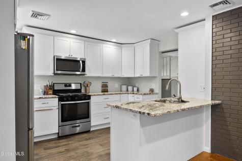 27 Davis Avenue Albany NY 12203