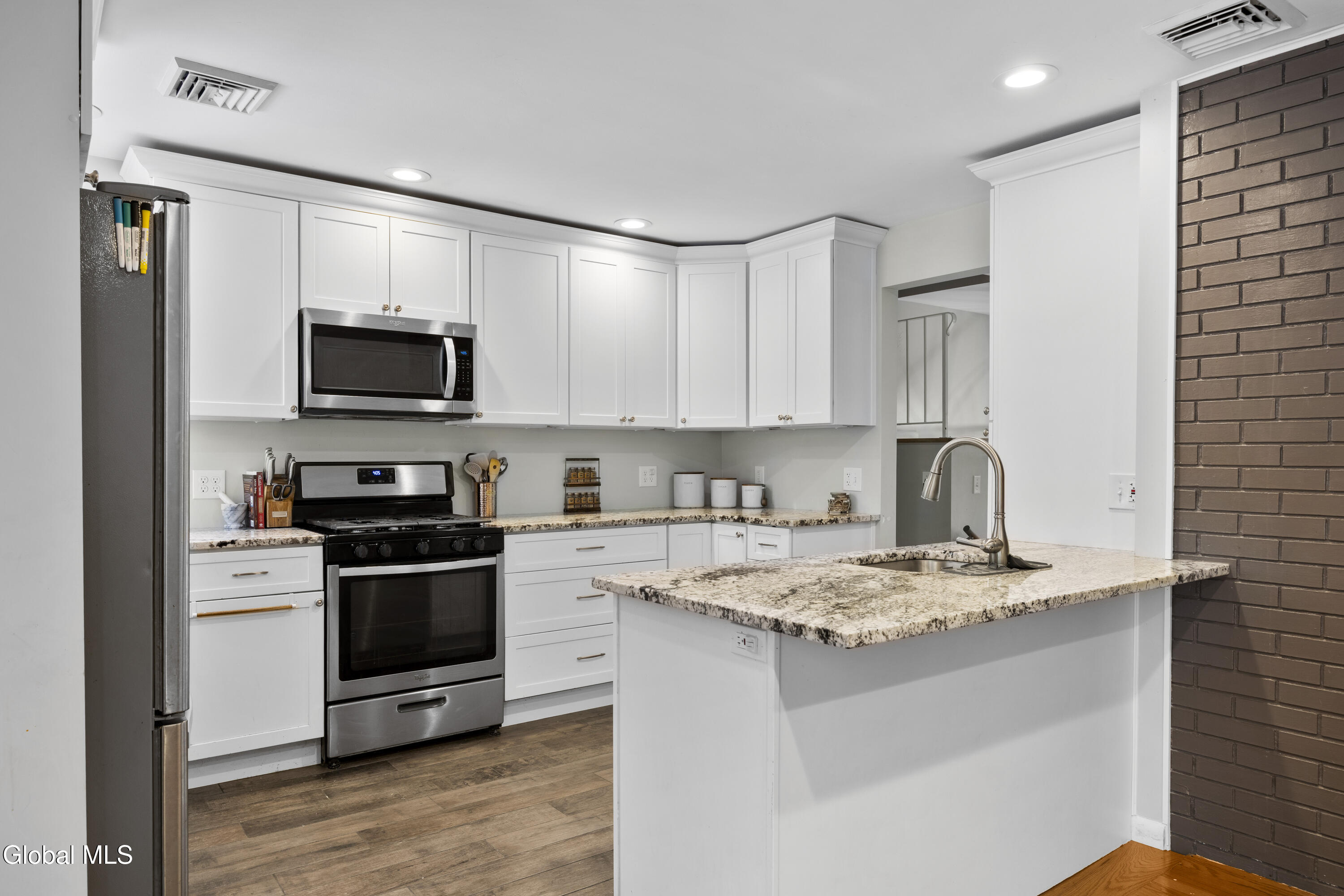 27 Davis Avenue Albany NY 12203